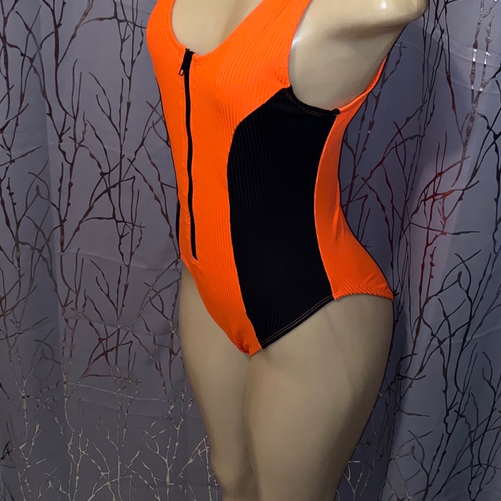 Swimsuit - Picture 2 of 3